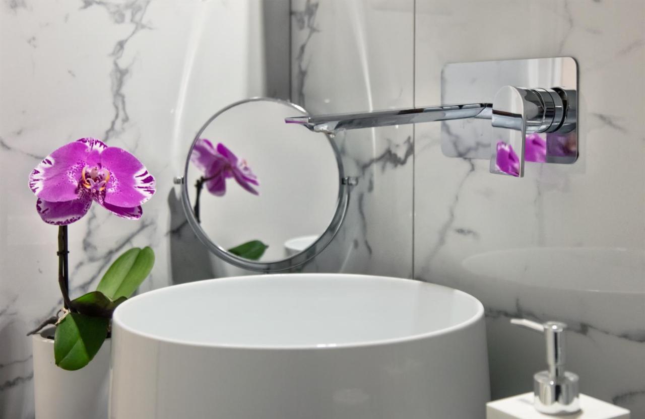 Fellini Design Suites โรม ภายนอก รูปภาพ